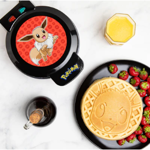 Uncanny Brands Pokémon Eevee Waffle Maker – 7" Non-Stick Character Waffle Iron for Pokémon Trainers